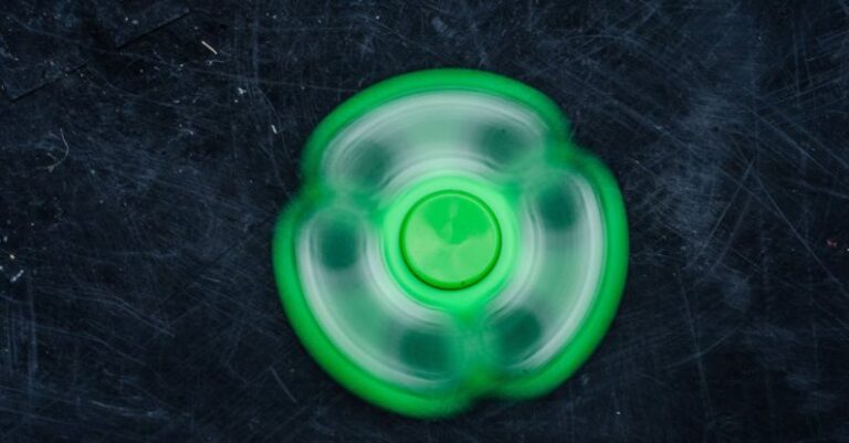 Trends - Green Fidget Spinner